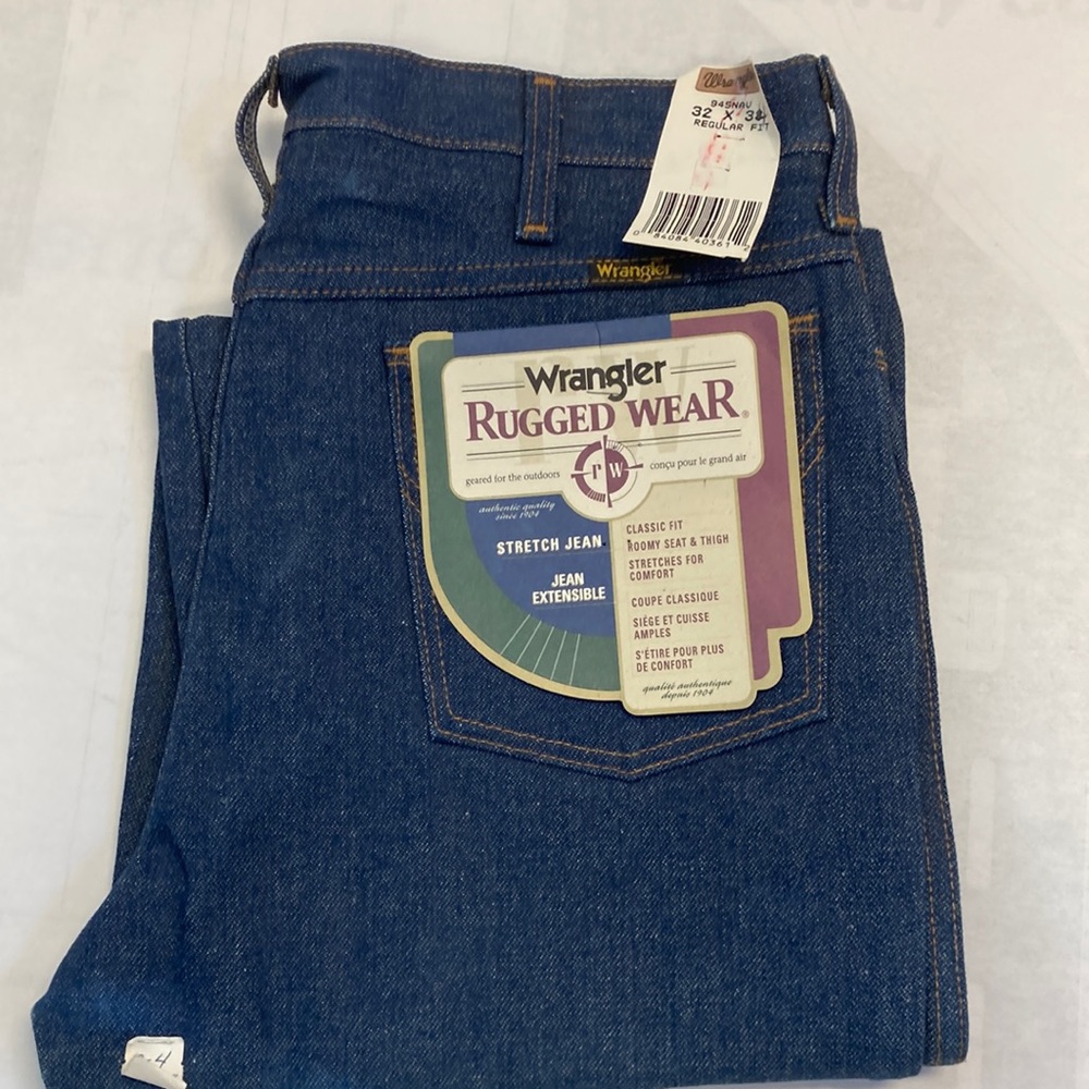 Wrangler Men’s Classic Fit jeans. Size 32x38.